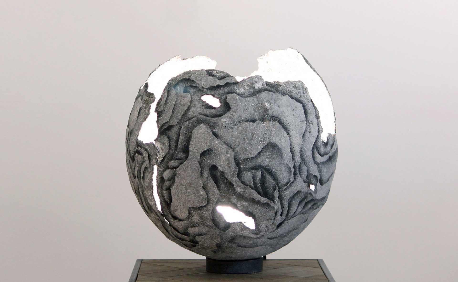 roubens-sanzache-contemporary-abstract-organic-vegetal-dynamic-art-graffiti-paint-sculpture-concrete-lighting-egg_11